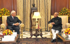 President of the Republic of Singapore, Dr. Tony Tan Keng Yam calling on President Pranab Mukherjee at Rashtrapati Bhavan, in New Delhi on February 09 2015.  