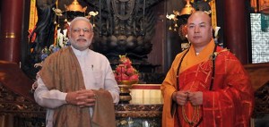 Prime Minister visits Daxingshan temple in Xian, China Photo Courtesy : Shiv Raj / Photo Division