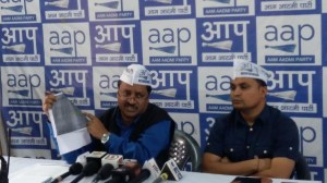 AAP Madhya Pradesh unit president Alok Agarwal addressing media persons