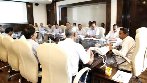 MP CM kamal Nath reviewed progress of road projects on Tuesday,  11 June 2019.