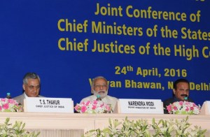  Prime Minister Narendra Modi at the inauguration of the Joint Conference of CMs & Chief Justices of HCs, in New Delhi on April 24, 2016. The Union Minister for Law & Justice, D.V. Sadananda Gowda and the Chief Justice of India Justice T.S. Thakur are also seen.