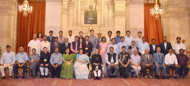 President Pranab Mukherjee with the In-Residence Inspired Teachers from Central Universities, at Rashtrapati Bhavan, in New Delhi on 11 June 2015.